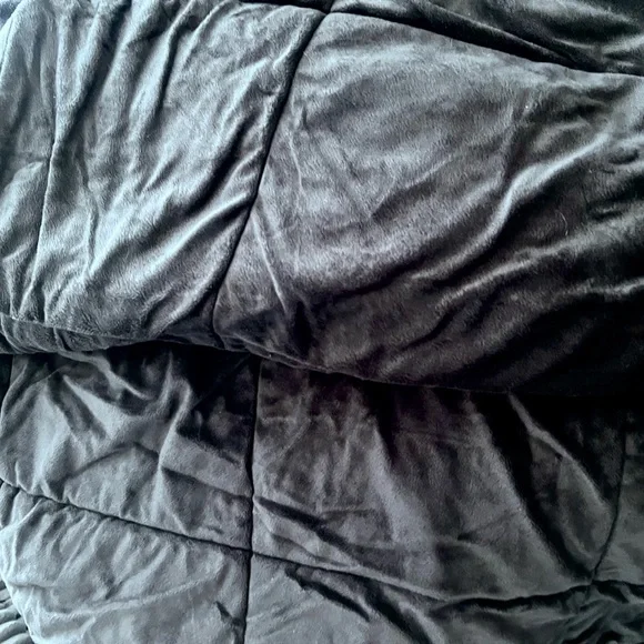 King Sherpa Comforter & Deco Pillows & Cases - Picture 2 of 4